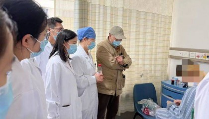 半夜爬到大腿！年轻女子体内排出10米长虫：我居然把它养得这么肥