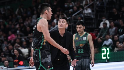 杨鸣：上海是四强甚至具备冲冠实力 赢下比赛很幸运