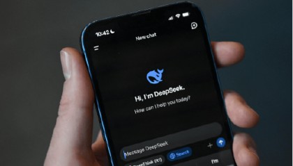 DeepSeek开源第一弹:6小时收藏破5000次,利好国产GPU?投资人:国产卡的推理性能提升将顺理成章