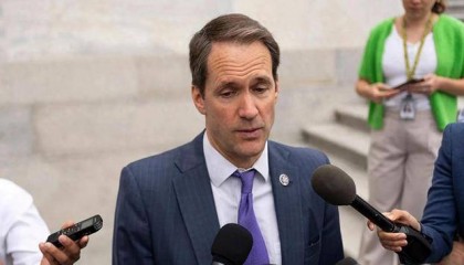 赖清德返台，解放军15艘舰船环绕台海，4枚空飘气球升空侦查