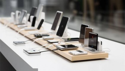 iPhone16发布会定档！首款AI iPhone将登场，分析师预测人工智能将使手机价格全面上涨【附智能手机行业市场竞争格局】