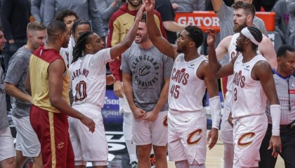 骑士开季15连胜奥秘何在？原料不变但找对了厨子