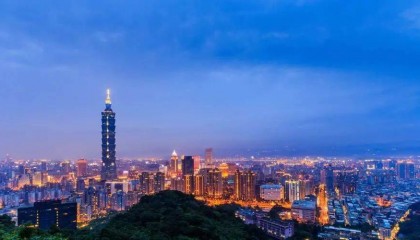 当面一套背后一套！美对台军售再响，赖清德刚要得意，国防部回应了