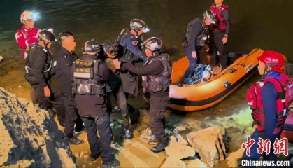 广西百色:两名科考队员溶洞内失联 60多个小时后成功获救