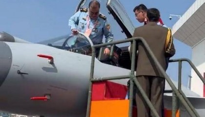 歼-10吸引力很大，伊朗空军司令亲自体验，这是打算买几架回去？