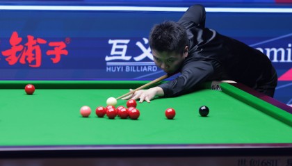 世界公开赛周跃龙一波三折胜囧哥 决胜局小插曲险让他冰火两重天