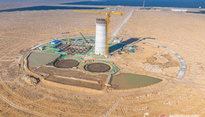 戈壁滩上长出“向日葵” 这里的光热发电有点炫