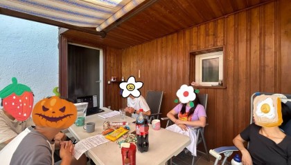 海外独生子女为父母养老放弃绿卡回国,“没哪个国家好到值得牺牲父母晚年生活”