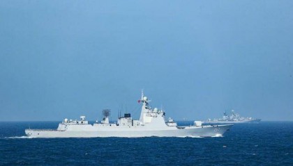 解放军“合围”台湾，美国意识到不对劲：航母紧急出动