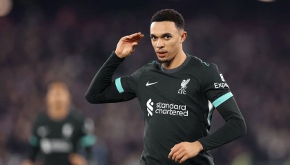 斯洛特：阿诺德的庆祝说明很多 六个月前我说最已阵被骂疯了