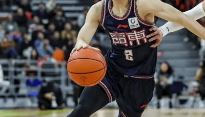 双枪！徐杰28+6撑起广东后场 黄荣奇9+5化身奇兵