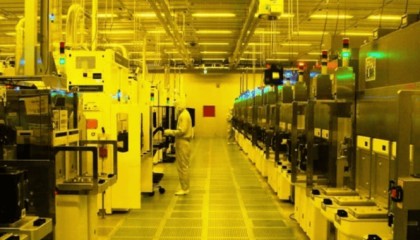 事情闹大！美国再次下黑手，不料中方甩出“王牌”，这次不是美债