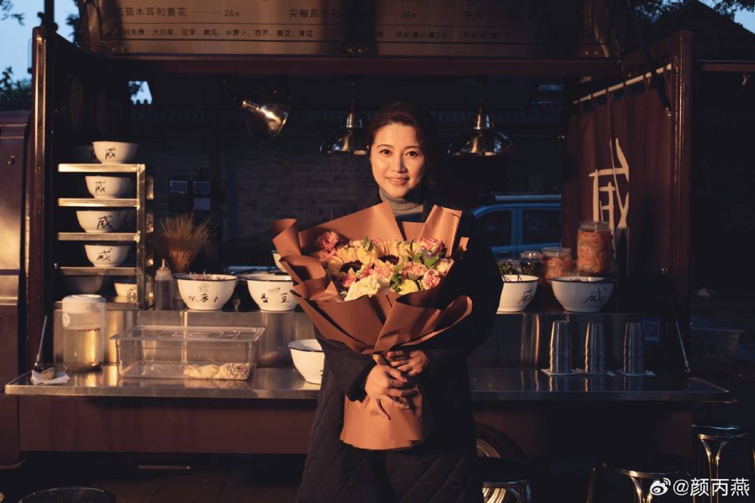 金鸡华表双料“影后”、52岁颜丙燕首曝恋情,男友小20岁,称不好意思但不觉得对方小