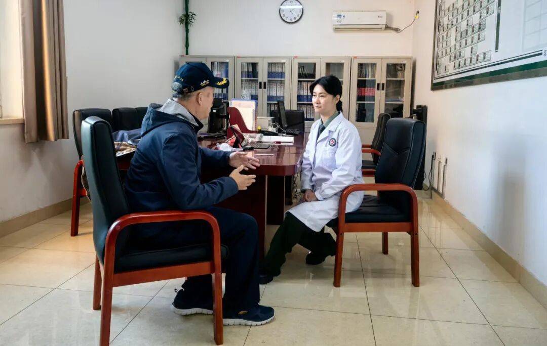 情暖重阳送健康,爱暖夕阳护安康!