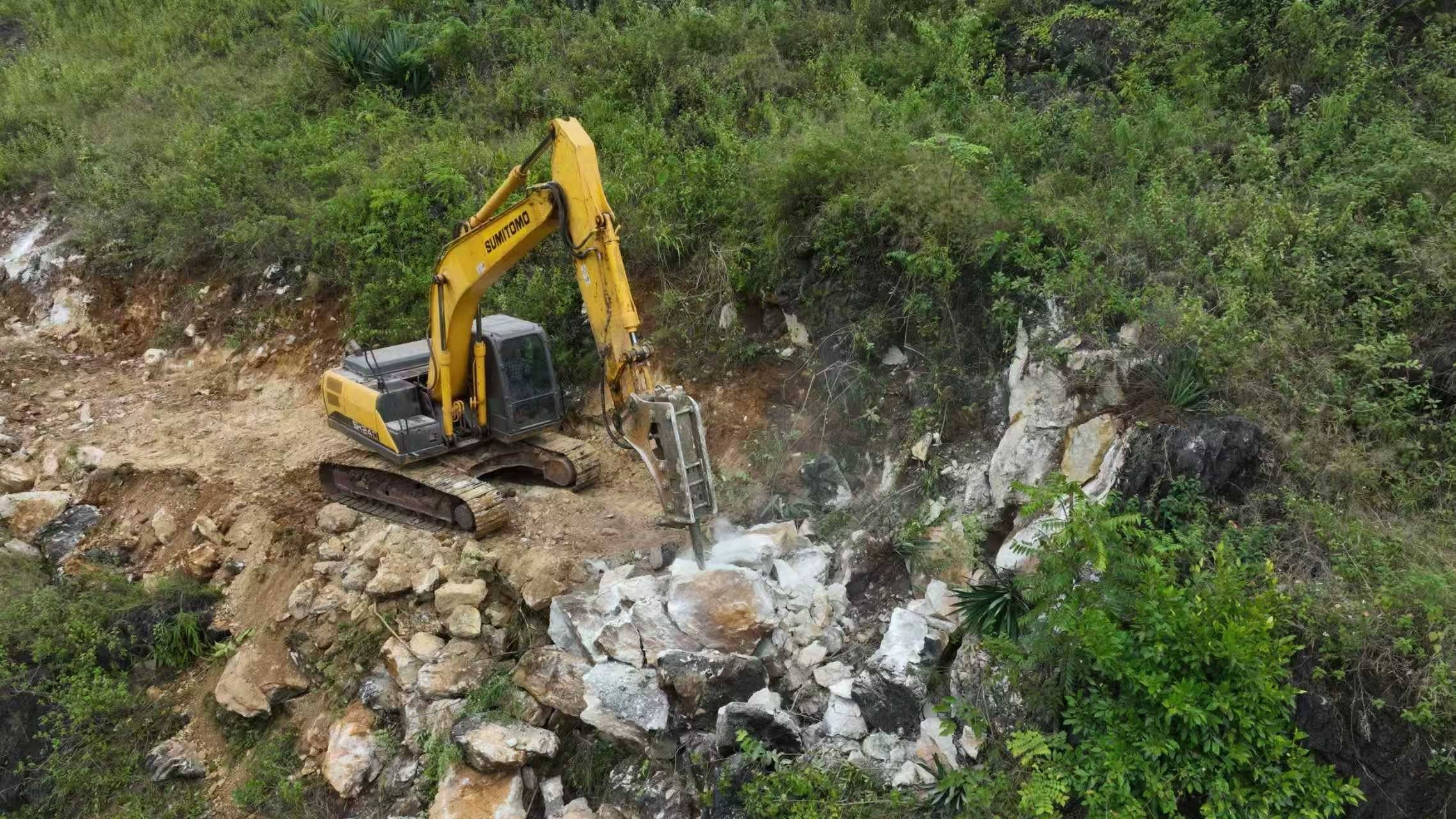 村镇导演追三个超强台风 拍下被遗忘的农民