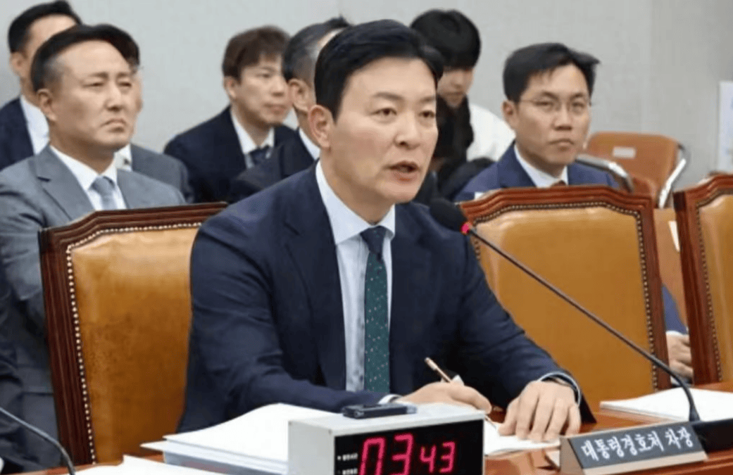 尹锡悦突然情绪失控，在庭审现场大发雷霆，要替金建希讨个说法！